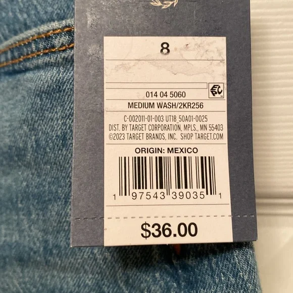 Universal Thread Medium Wash Denim Skirt…size 8 - Picture 7 of 7